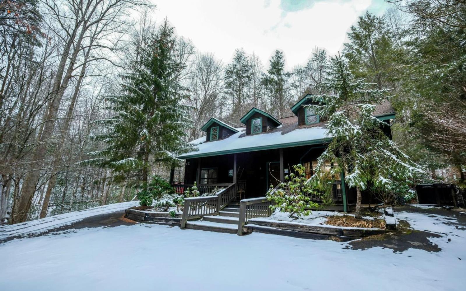 Adventure Lodge Gatlinburg Eksteriør bilde